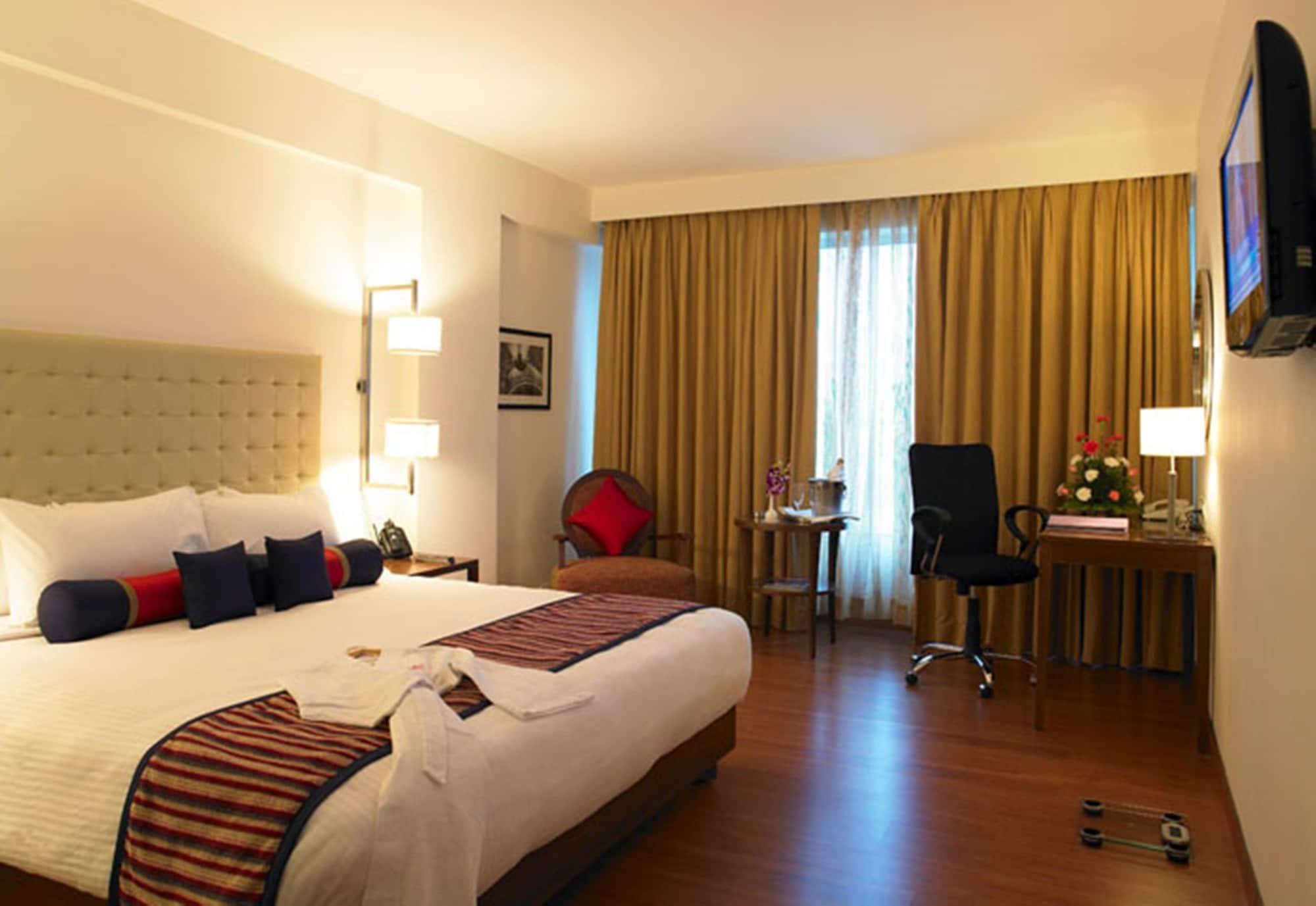 Royal Orchid Central Jaipur, Bani Park Екстериор снимка