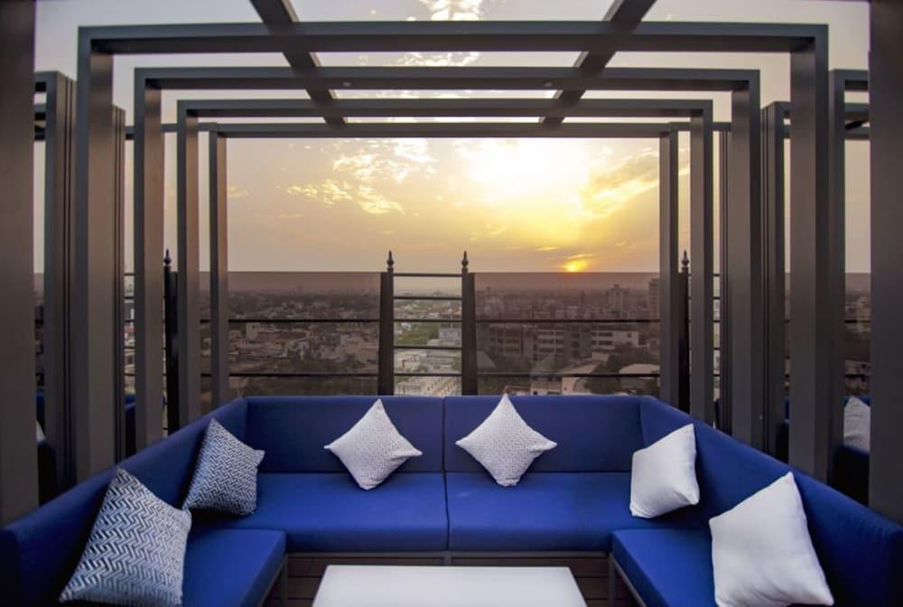 Royal Orchid Central Jaipur, Bani Park Екстериор снимка