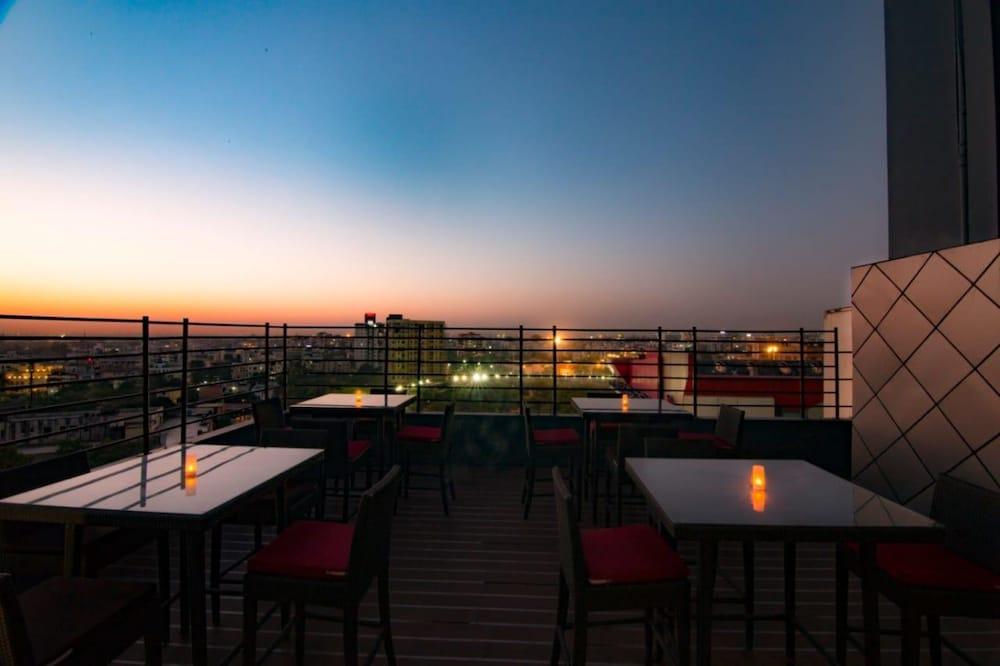 Royal Orchid Central Jaipur, Bani Park Екстериор снимка