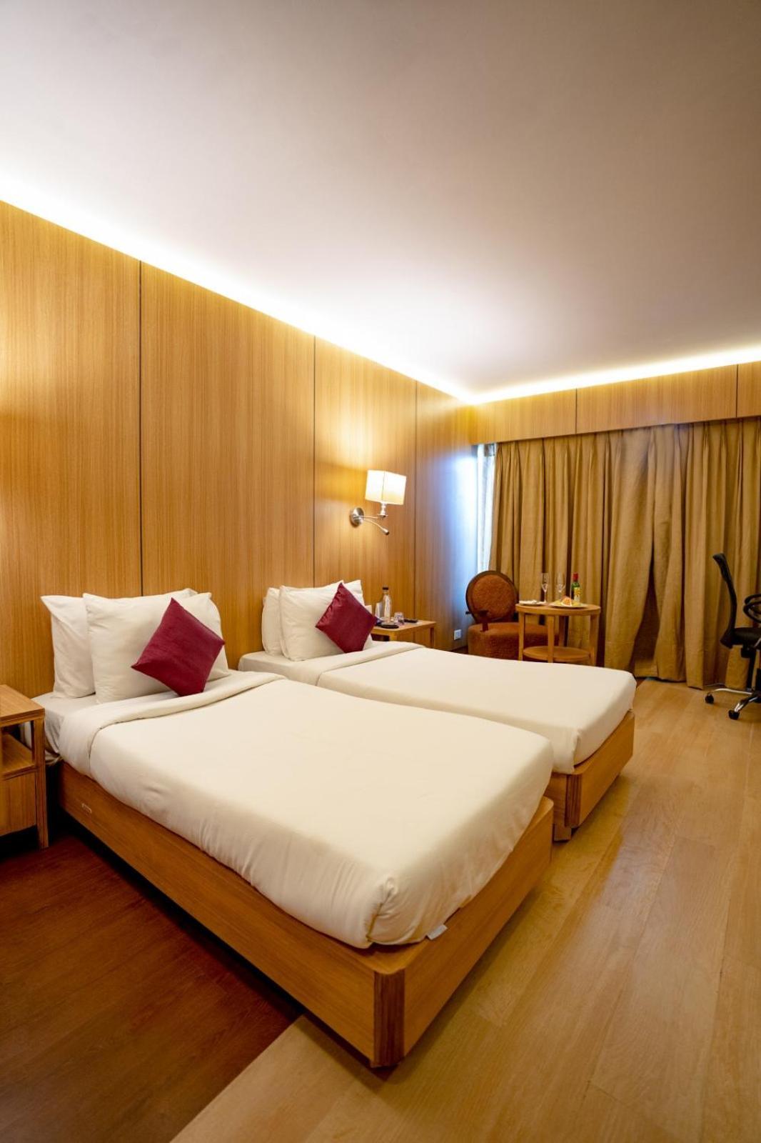 Royal Orchid Central Jaipur, Bani Park Екстериор снимка