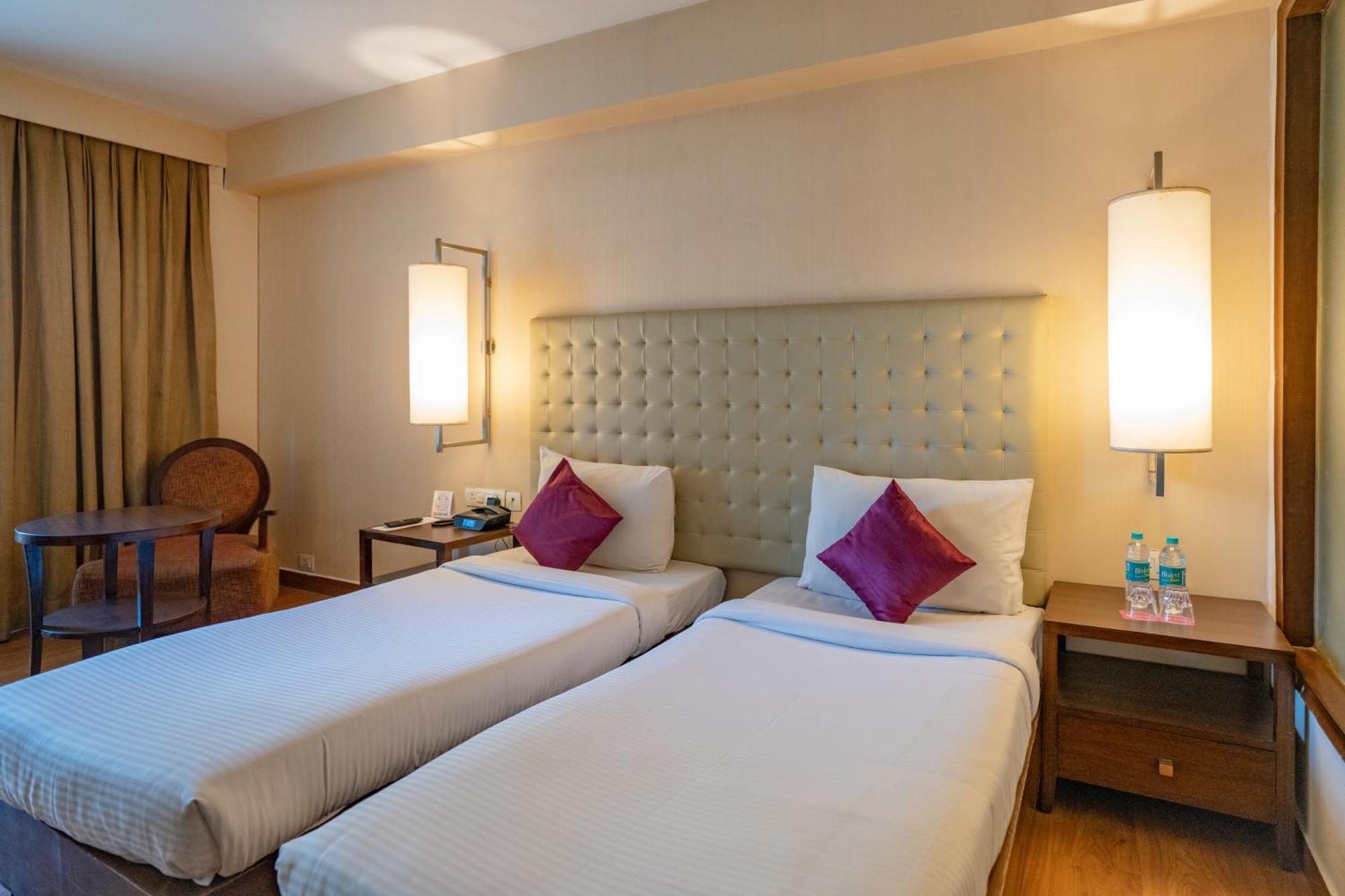Royal Orchid Central Jaipur, Bani Park Екстериор снимка